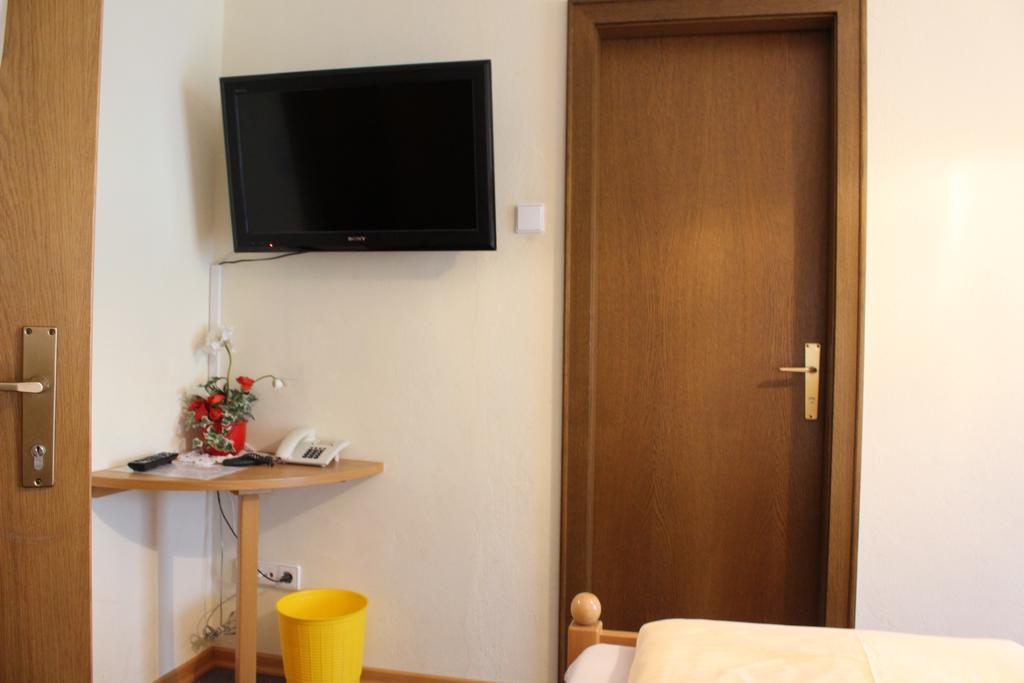 Gasthof-Hotel Winkler Mühldorf エクステリア 写真