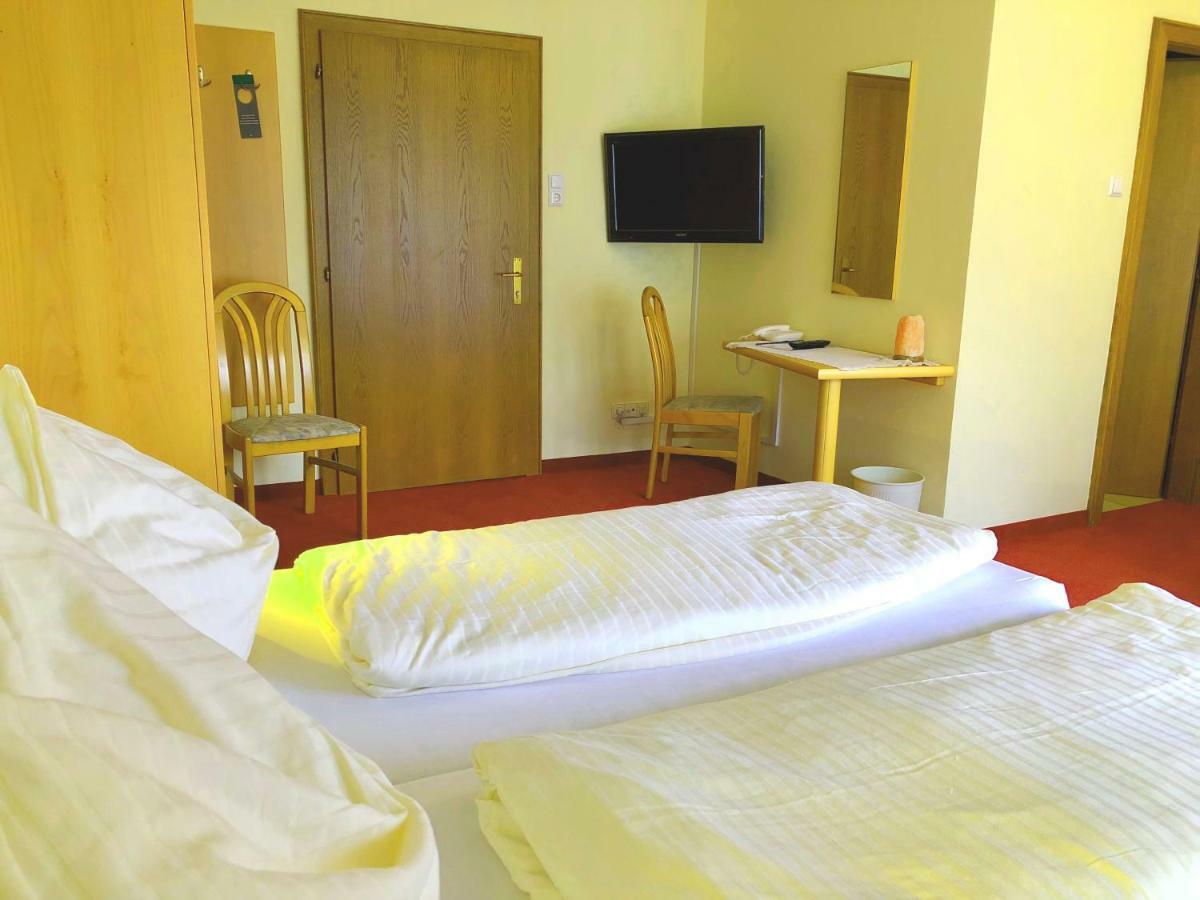 Gasthof-Hotel Winkler Mühldorf エクステリア 写真